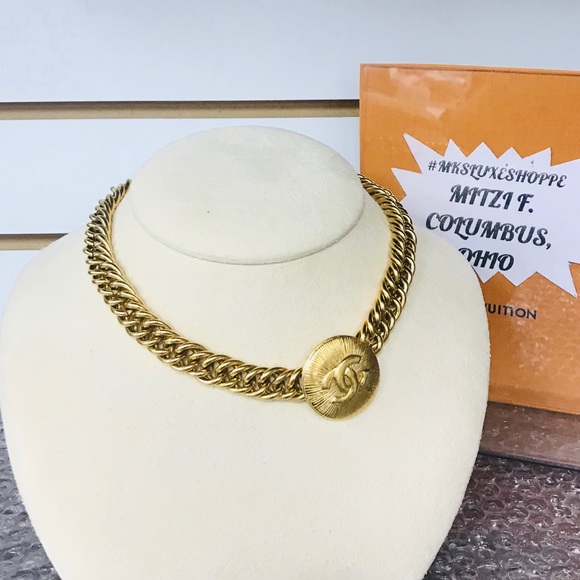 CHANEL Jewelry - CHANEL VINTAGE GOLD TONE NEVKLACE/CHOKER VGC